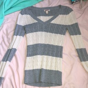 Long sleeve sweater (Good for winter)